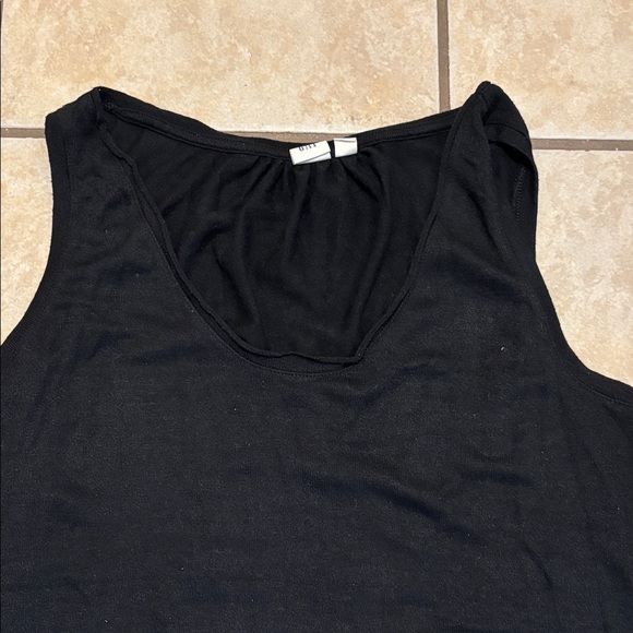 GAP Women's Black Tank Top - Picture 2 of 5